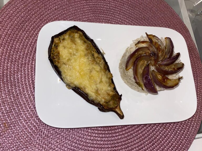 Aubergine farcie aux thon et ricotta