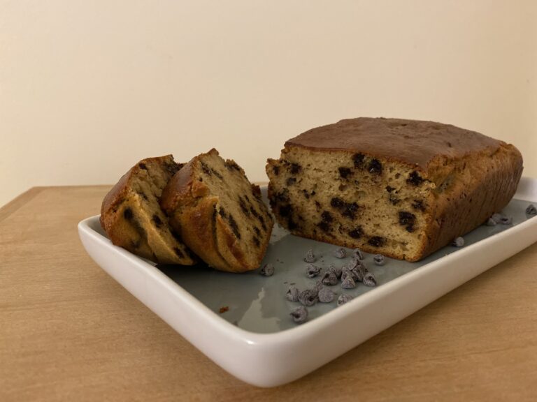 Cake à l’amande et aux pépites de chocolat